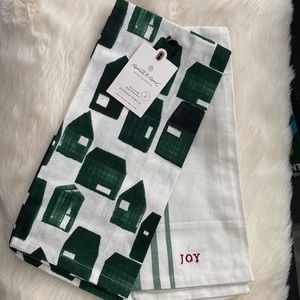 4 pieces - Hearth & Hand Kitchen Towels